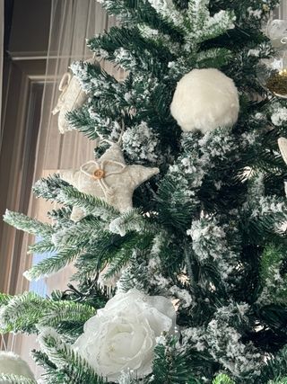 Árbol de Navidad decorado 1,80 de alto.