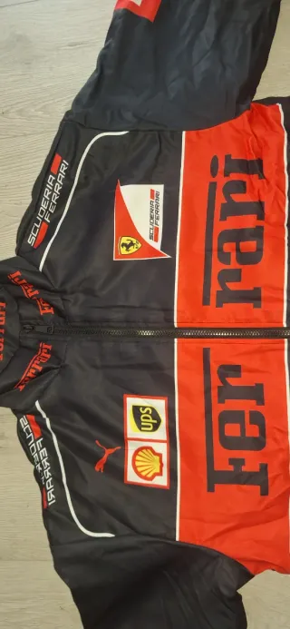 Chaqueta Ferrari Negra y Roja