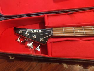 Bajo Eléctrico Hard con Estuche