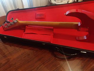 Bajo Eléctrico Hard con Estuche