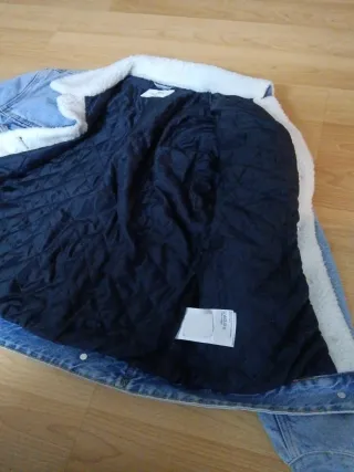 Chaqueta tejana forrada y cuello con pelo