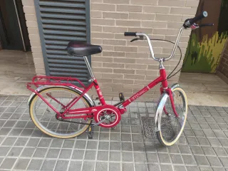 Bicicleta plegable BH Roja.