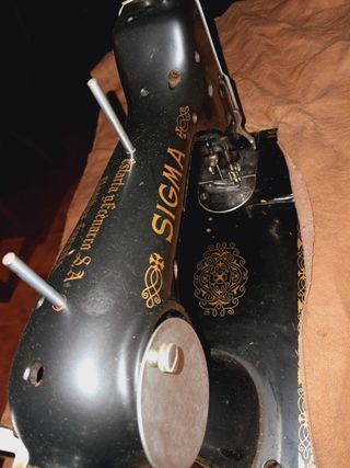 Máquina de coser Sigma antigua