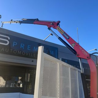 Nissan NT400 Cabstar 2015 Volquete y Grua