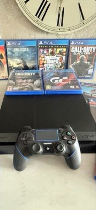 Consola PS4 + Mando Negro