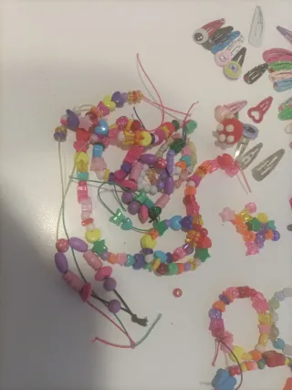 Horquillas, gomas pelo, pulseras y abalorios