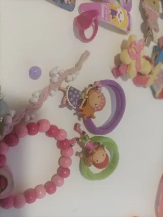 Horquillas, gomas pelo, pulseras y abalorios