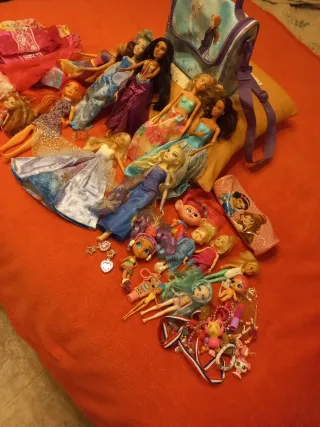 Lote de muñecas barbie y accesorios