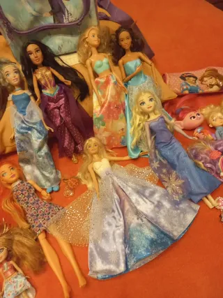 Lote de muñecas barbie y accesorios