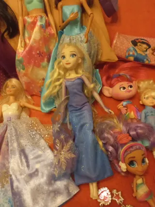 Lote de muñecas barbie y accesorios