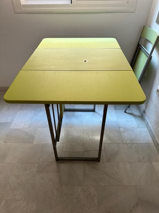 Mesa extensible verde plegable