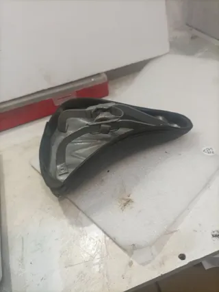 Sillín de bicicleta negro