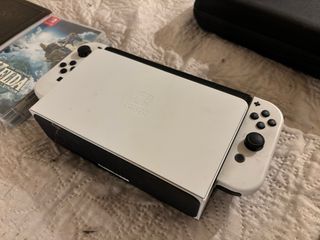 Nintendo Switch OLED + Zelda + Guía Oficial