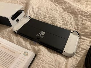 Nintendo Switch OLED + Zelda + Guía Oficial