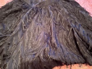 Falda negra con flecos