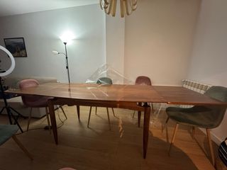 Mesa de comedor extensible de madera