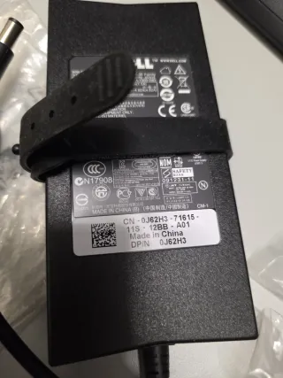 Cargador Dell  cable de corriente y batería