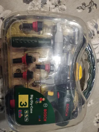 Caja taladro y herramientas de juguete