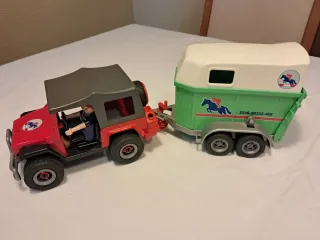 Pack Playmobil Jeep con Remolque Caballos