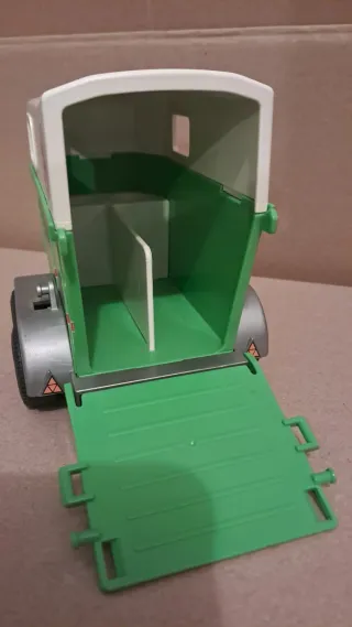 Pack Playmobil Jeep con Remolque Caballos