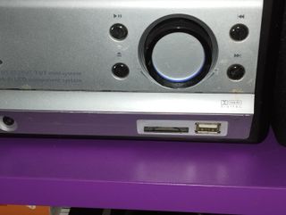 Mini cadena AKAI - tv, cd, dvd, radio, SD y USB