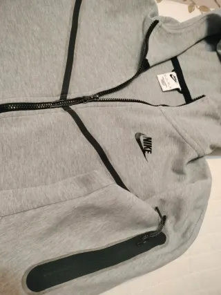 Sudadera Nike Tech Gris