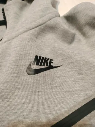 Sudadera Nike Tech Gris