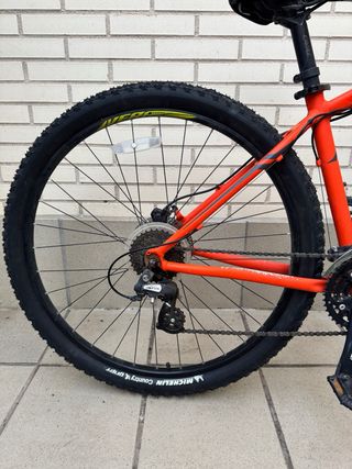 Bicicleta de Montaña Fuji Naranja