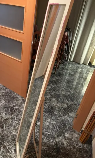 Espejo de pie blanco