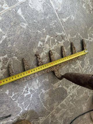 Rastrillo antiguo de hierro