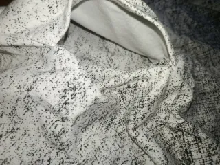 Sudadera Koroshi gris y blanca talla M.