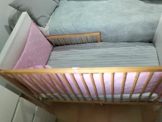 Cuna de madera,convertible en cama