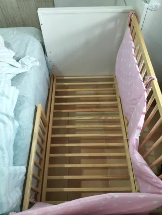 Cuna de madera,convertible en cama