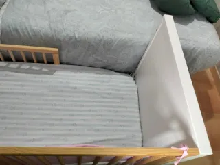 Cuna de madera,convertible en cama