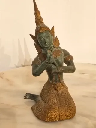 Figura de bronce estilo asiático