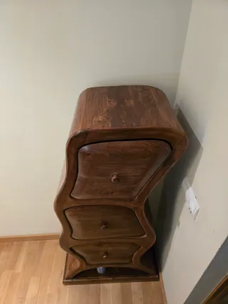 Cómoda cajonera vintage de madera de calidad