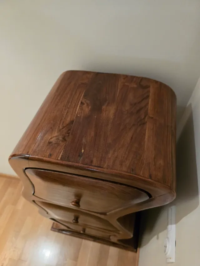 Cómoda cajonera vintage de madera de calidad