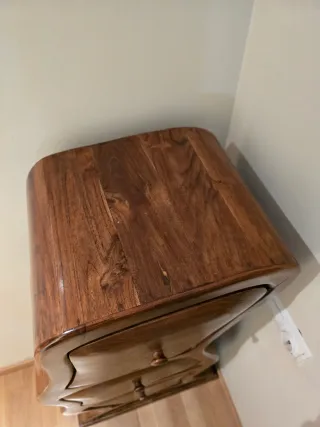 Cómoda cajonera vintage de madera de calidad