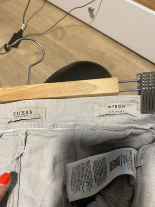 Pantalones Guess grises talla 31