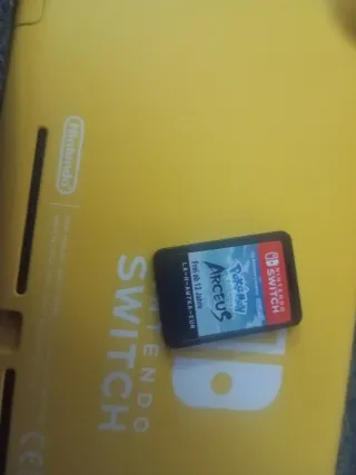 Nintendo Switch Lite + Pokémon Arceus
