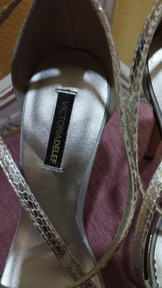 Zapatos de fiesta plateados