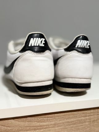 Zapatillas Nike Cortez Blancas y Negras