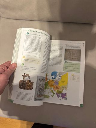 Llibre Geografia i Historia 2 ESO