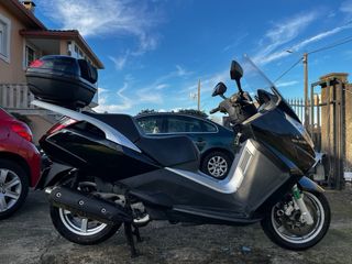 MaxiScooter Peugeot Satelis 500 con baúl