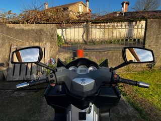 MaxiScooter Peugeot Satelis 500 con baúl