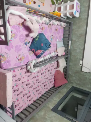 Cama Montessori para niños