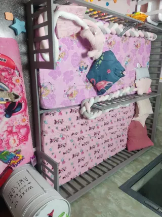 Cama Montessori para niños