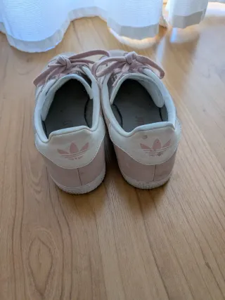 Zapatillas Adidas Gazelle rosas