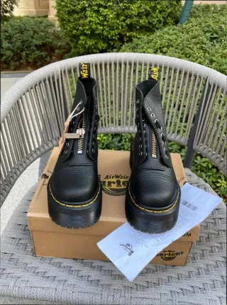 Botas Dr. Martens Negras Plataforma