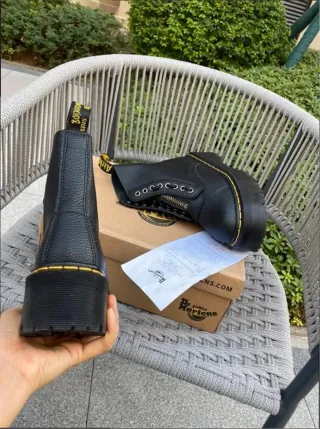 Botas Dr. Martens Negras Plataforma